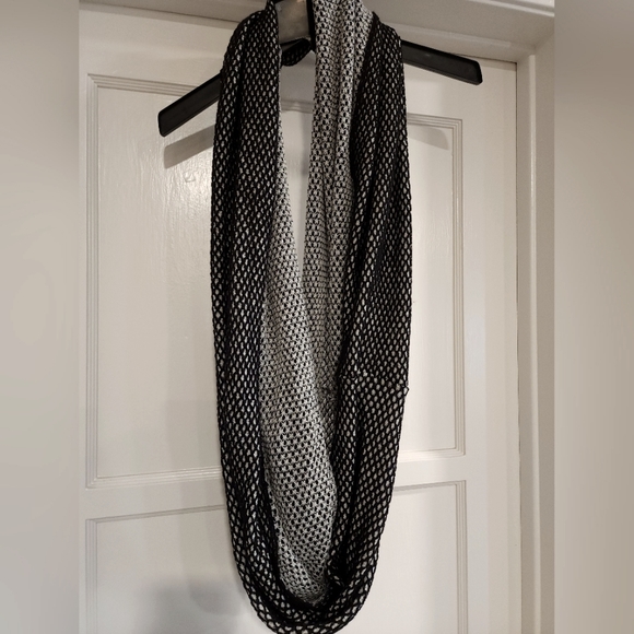 ECHO Black & White Sparkley Infinity Scarf - Picture 1 of 2
